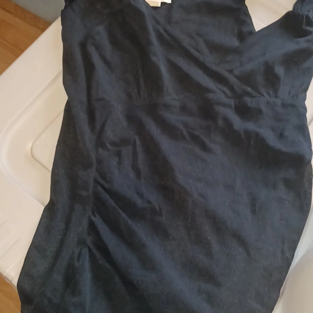 MK Dressy Vneck Tank Large - Picture 9 of 10